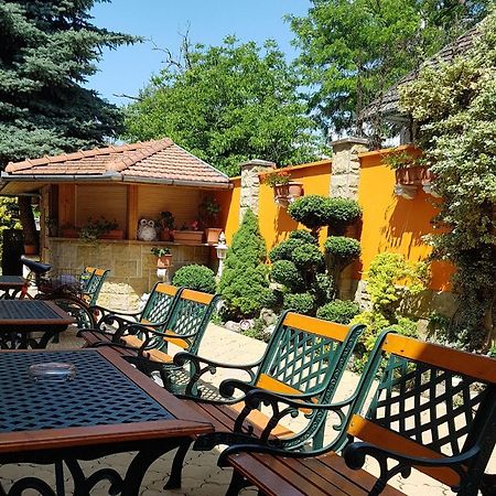 Penzion Kormos Štúrovo Екстериор снимка