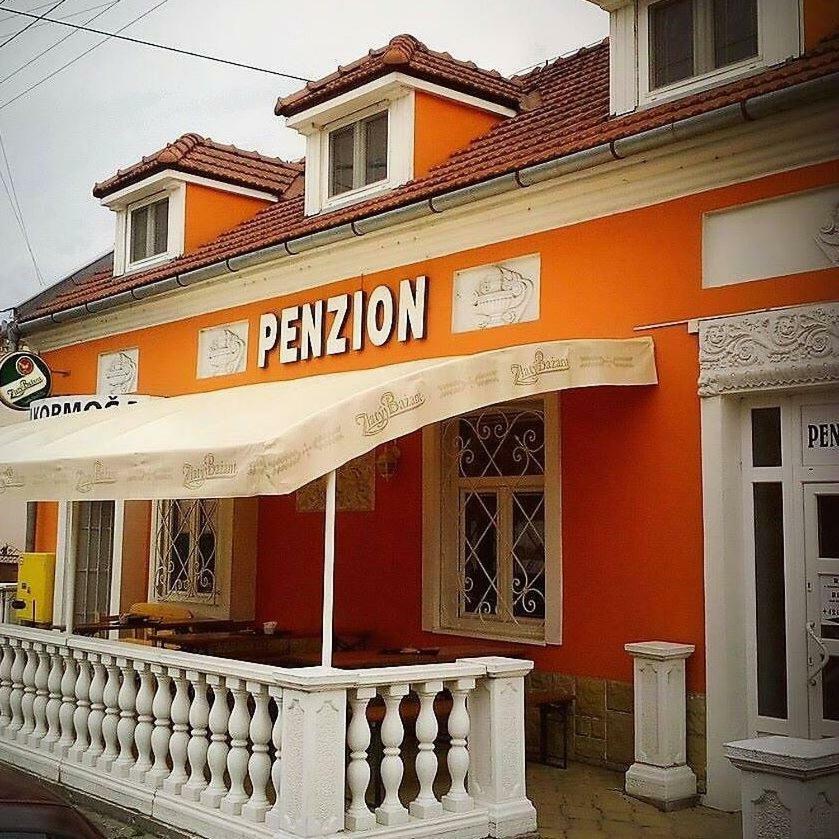 Penzion Kormos Štúrovo Екстериор снимка