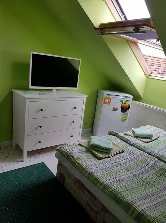 Penzion Kormos Štúrovo Екстериор снимка